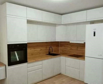 Модульная кухня Бруклин 2.4 x 2 м (Бетон белый) в Ирше - irsha.mebel54.com | фото